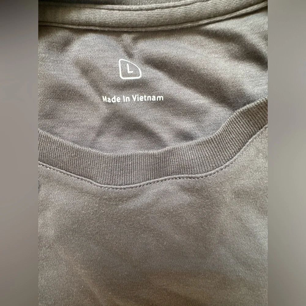 Apple employee long sleeve gray shirt